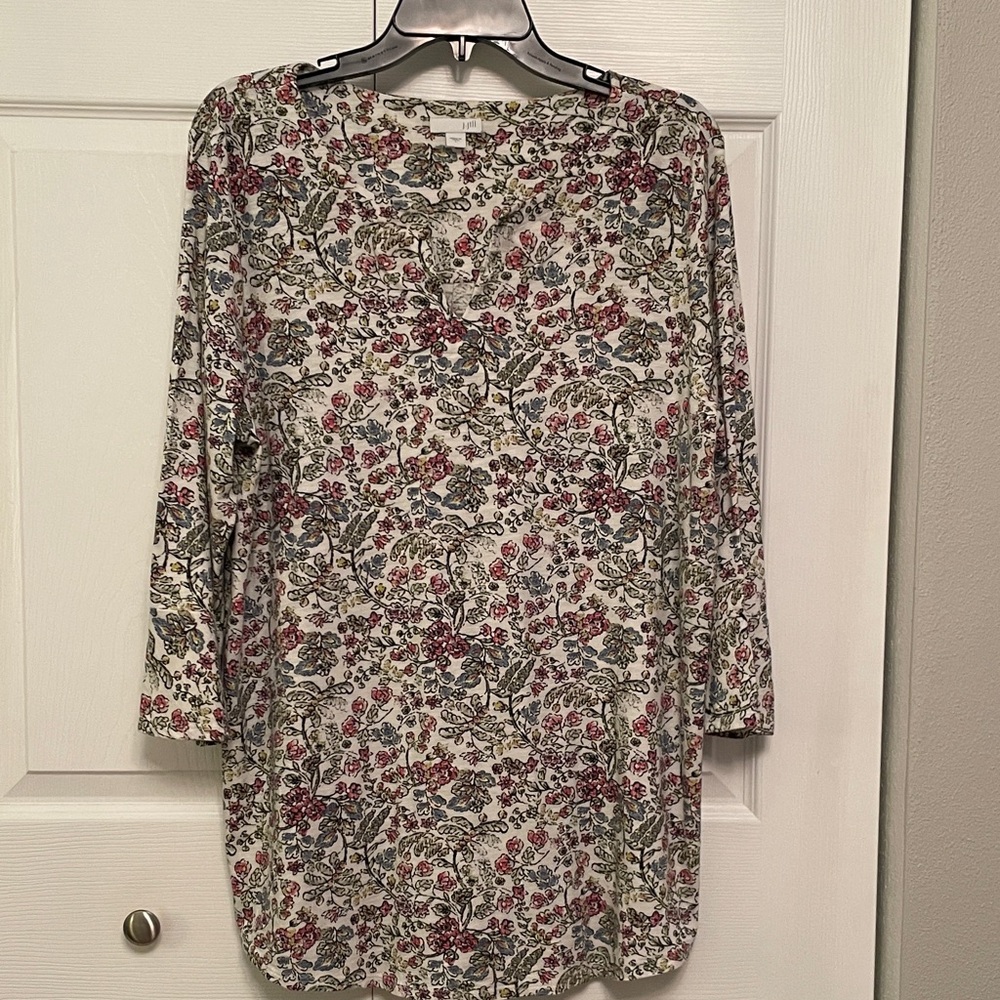 J. Jill Floral & Vine Pattern Tunic Top with Quarter Length Sleeves Large